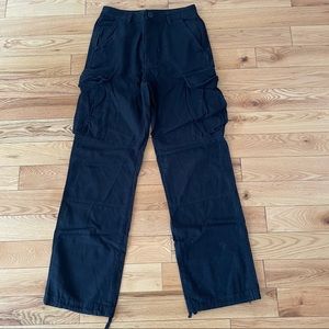 Aritzia’s TNA Black Cargo Pants